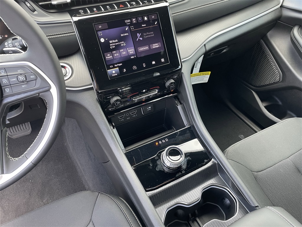 2025 Jeep Grand Cherokee Laredo X photo 22