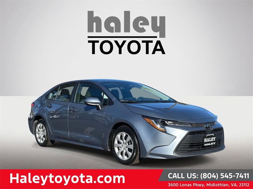 2025 Toyota Corolla LE's photo
