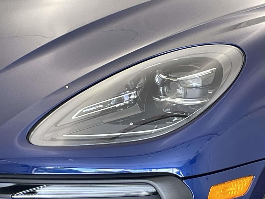 2024 Porsche Macan Base photo 15