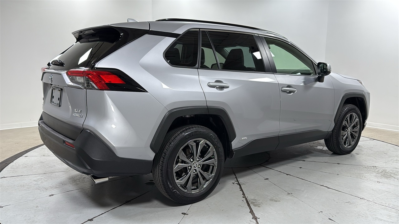 2024 Toyota RAV4 Hybrid XLE Premium photo 4