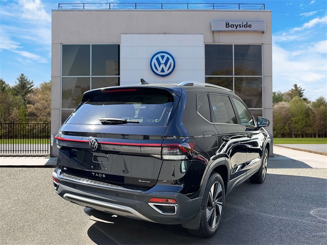 2025 Volkswagen Taos SE photo 2