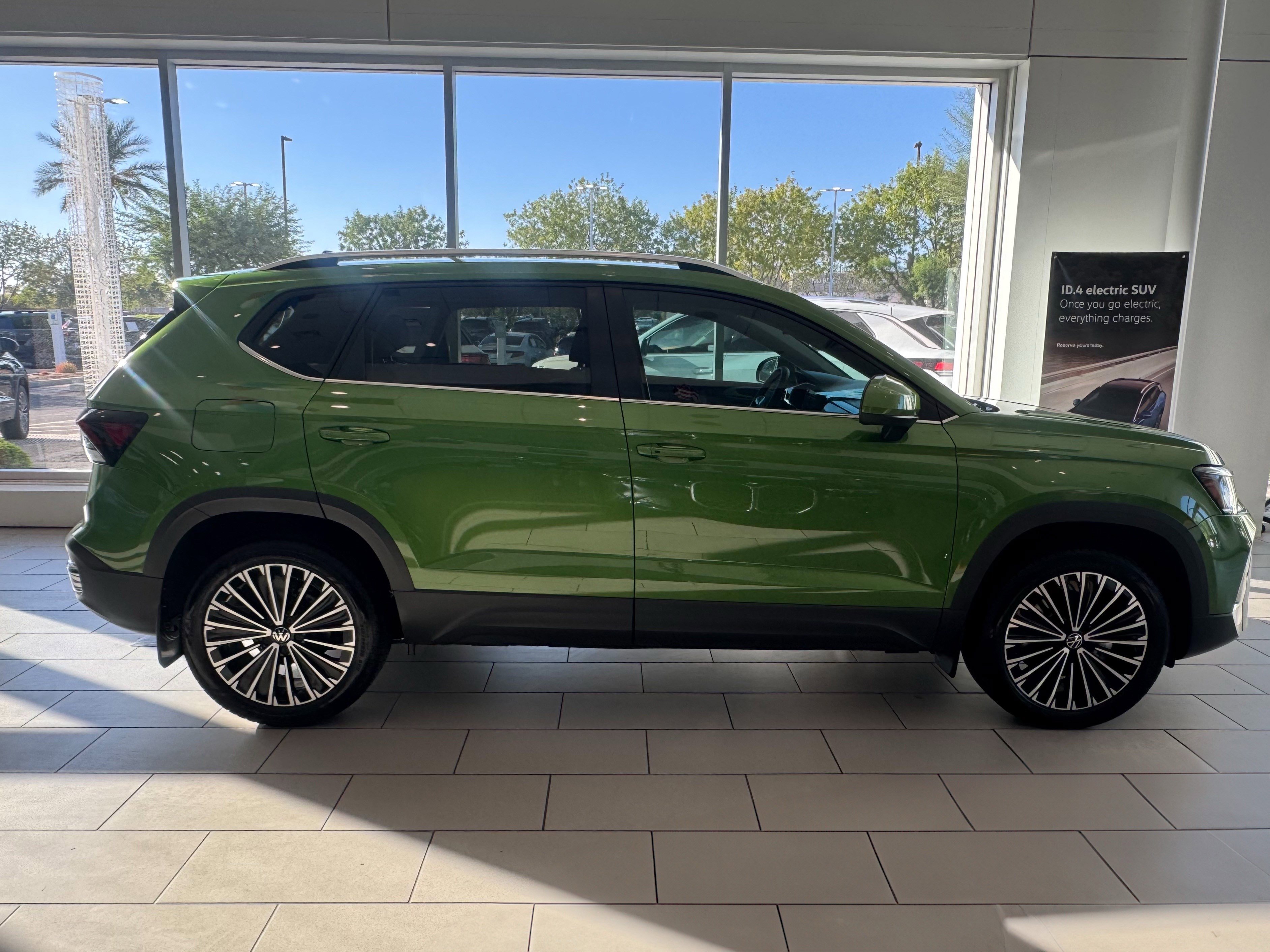 2025 Volkswagen Taos SE photo 2