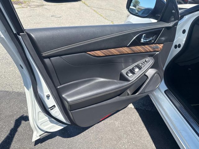 2018 Nissan Maxima Platinum photo 15