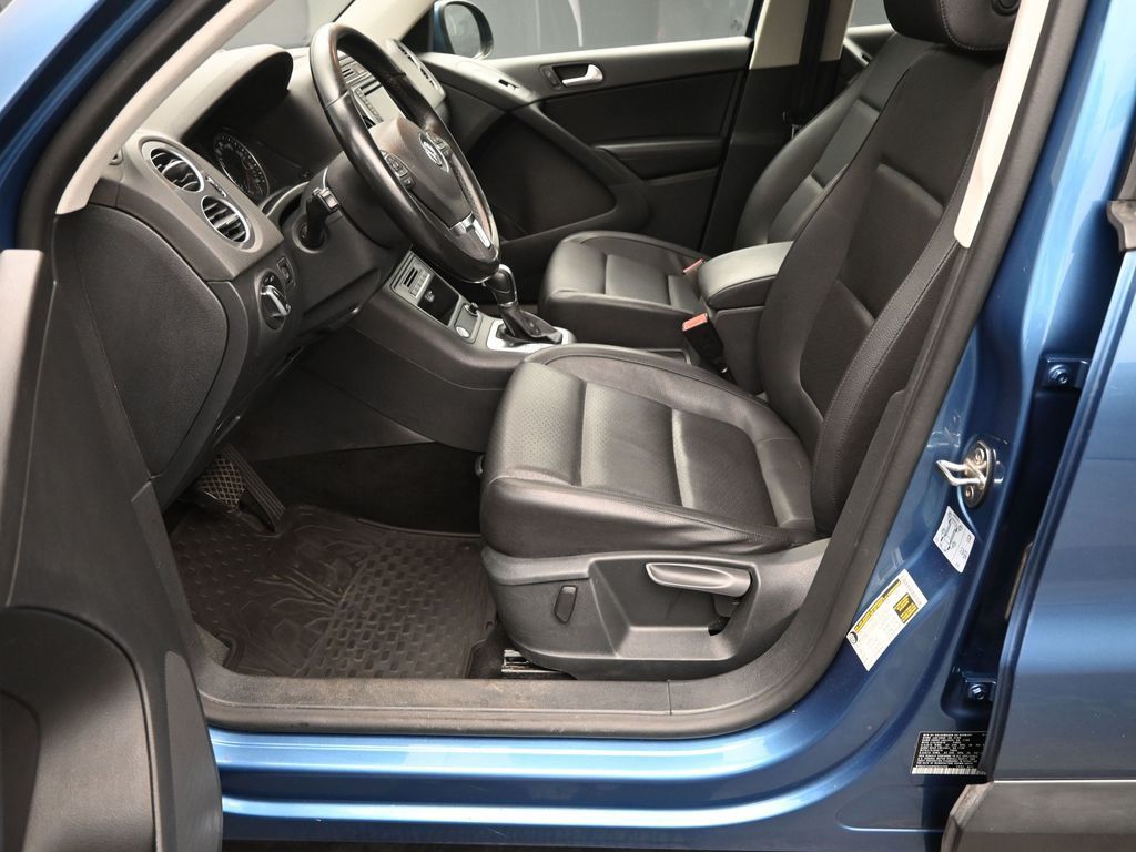 2017 Volkswagen Tiguan S photo 11