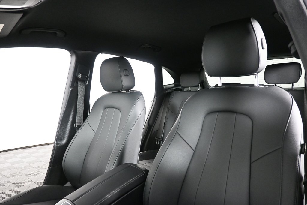 2025 Mercedes Benz GLA 250 photo 3