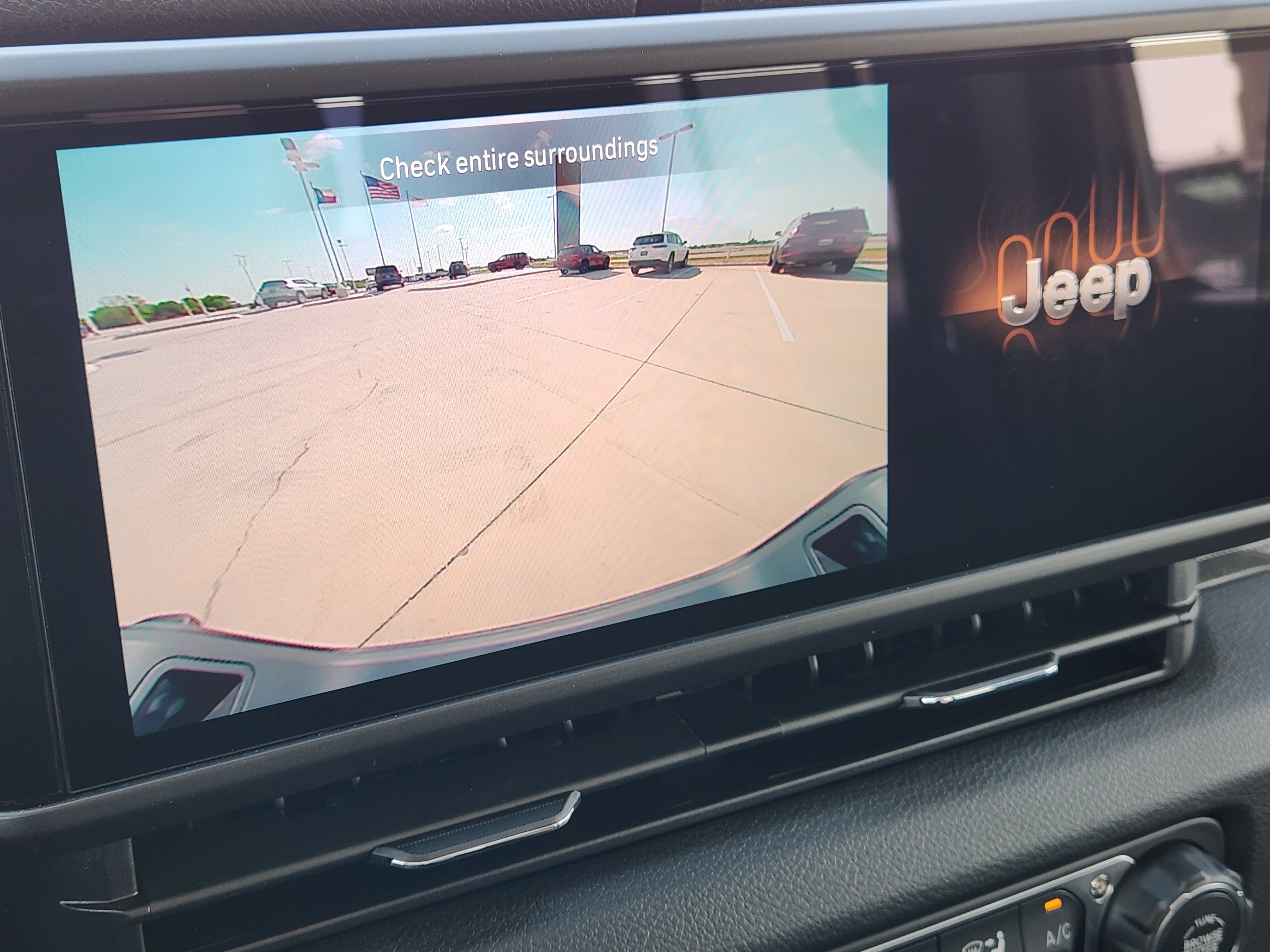 2025 Jeep Gladiator Sport photo 2