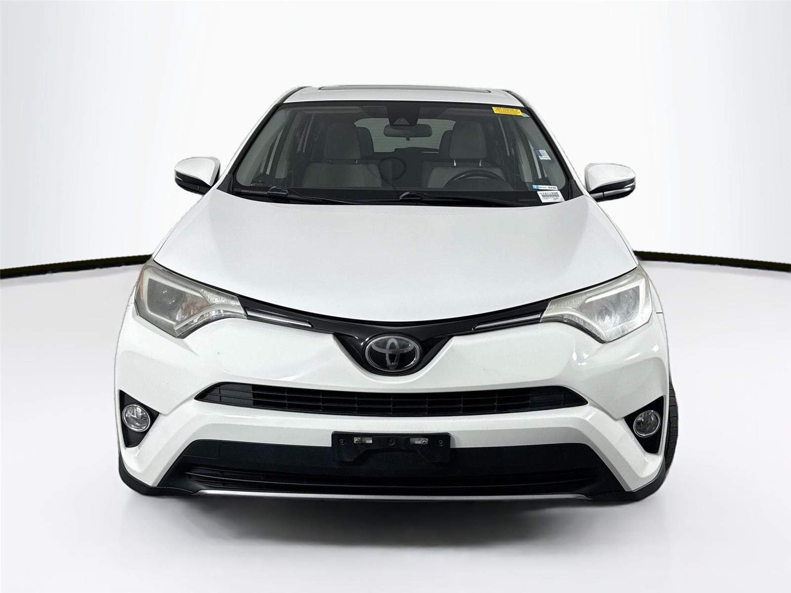 2018 Toyota RAV4 Adventure XLE photo 3
