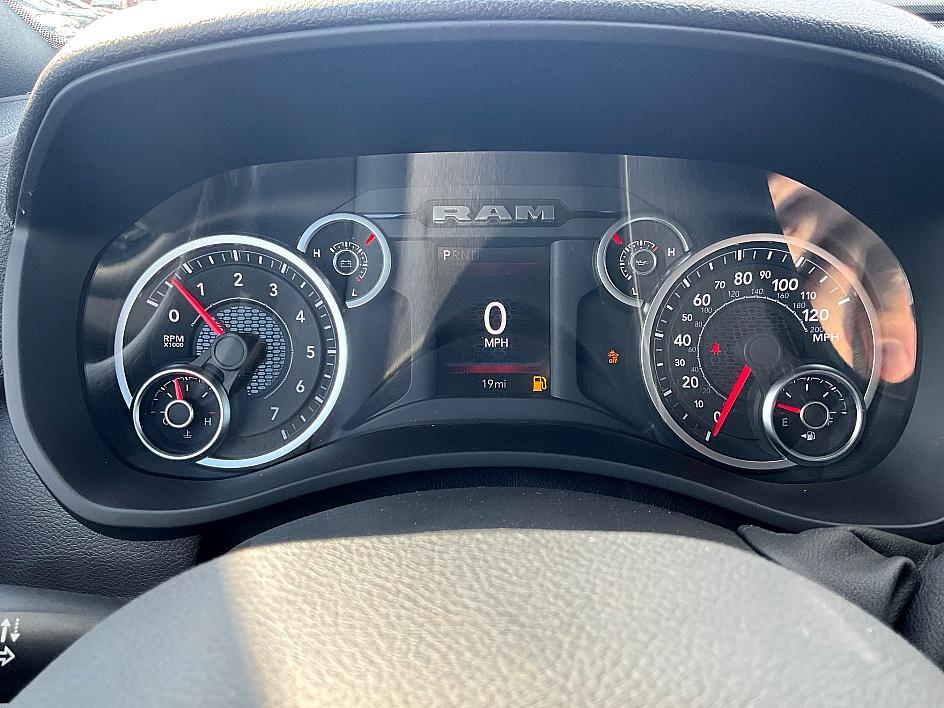 2025 Ram 2500 Tradesman photo 17