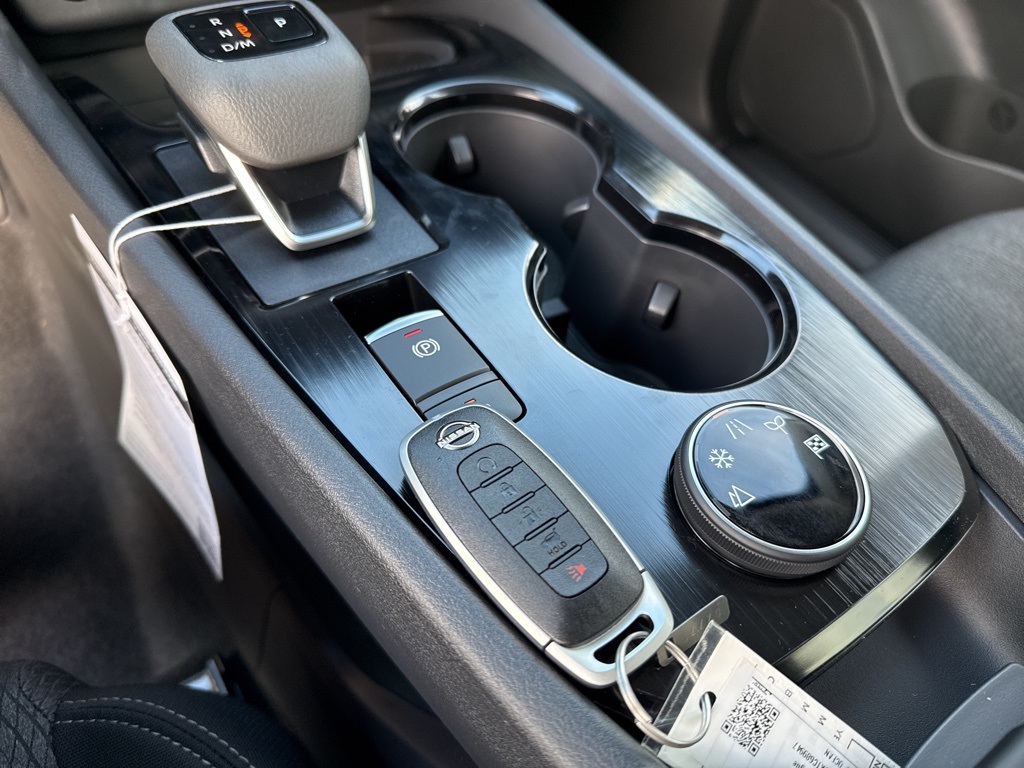 2026 Nissan Rogue SV photo 25