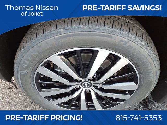 2025 Nissan Pathfinder Platinum photo 6