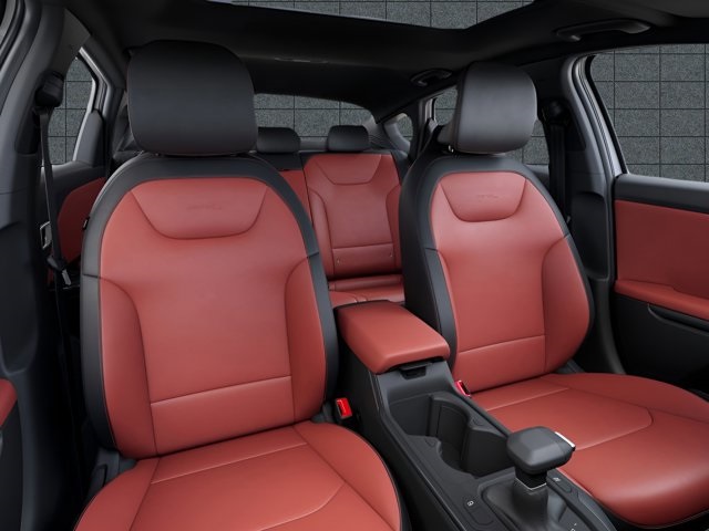 2025 Kia K4 GT-Line Turbo photo 14