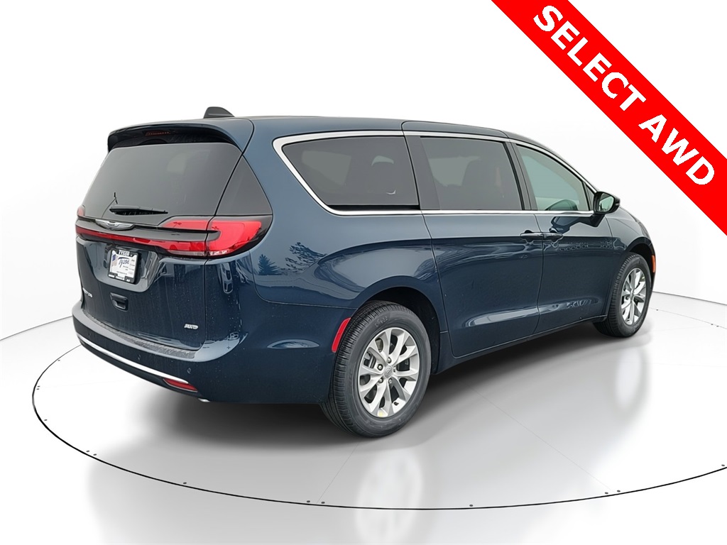 2025 Chrysler Pacifica photo 4