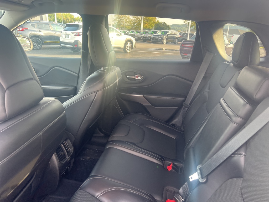 2019 Jeep Cherokee Limited photo 13