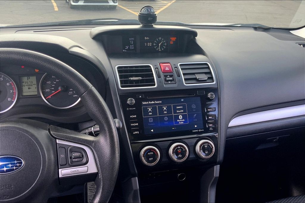 2017 Subaru Forester 2.5i Premium photo 3