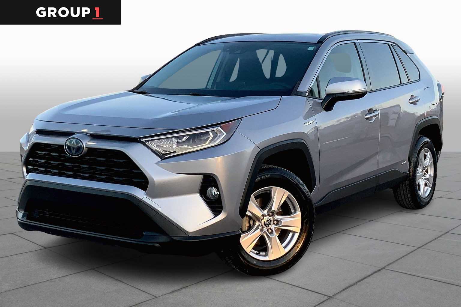 2021 Toyota RAV4 XLE's photo