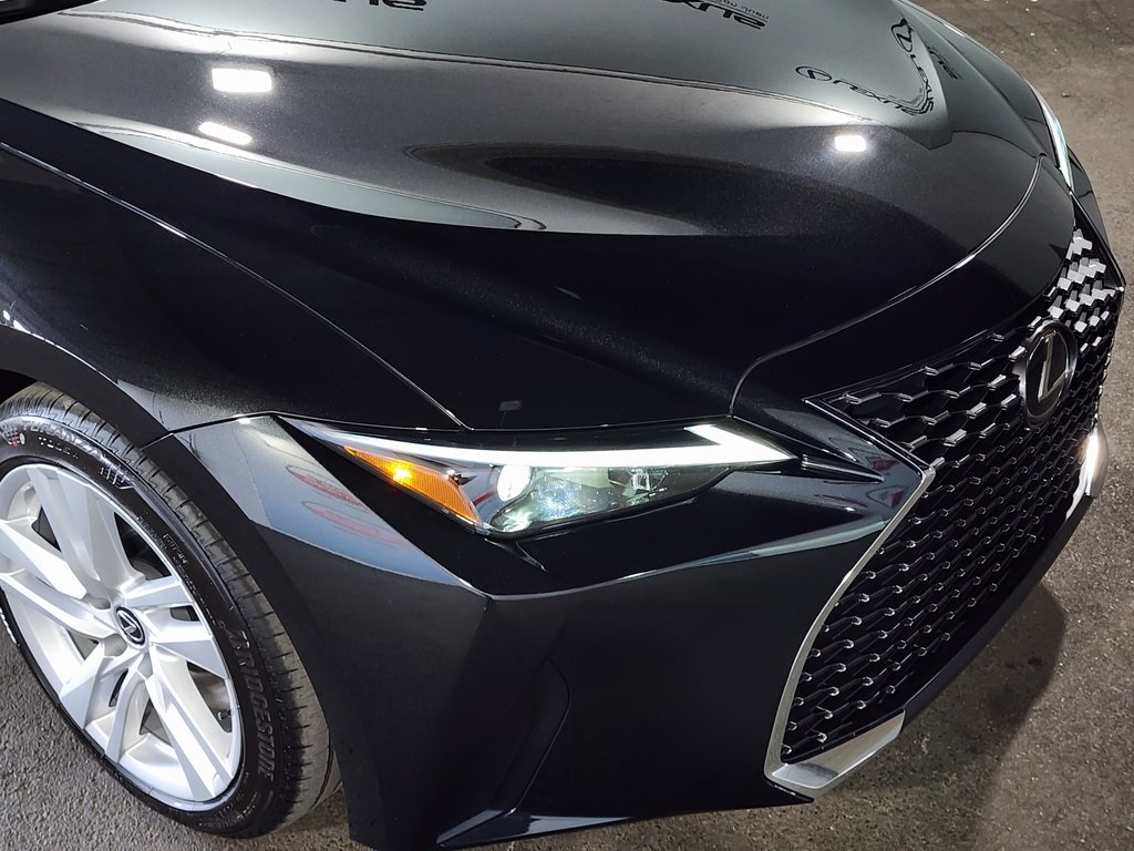 2025 Lexus IS 300 photo 5