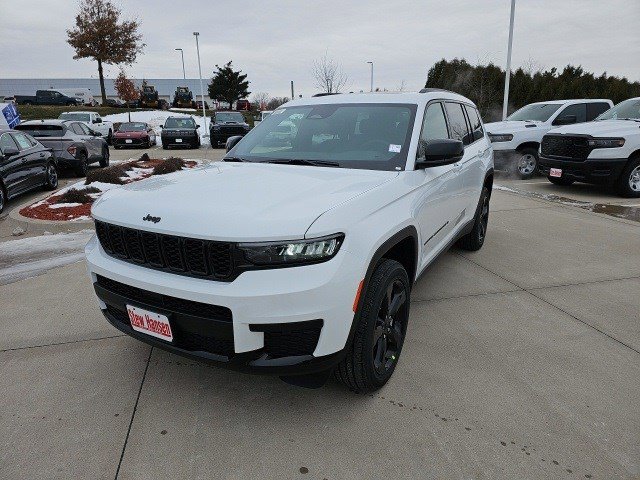 2025 Jeep Grand Cherokee L Altitude's photo