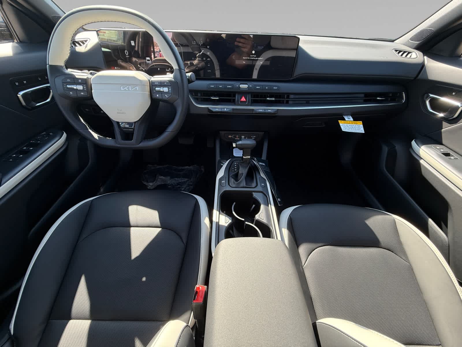 2025 Kia K4 GT-Line photo 10