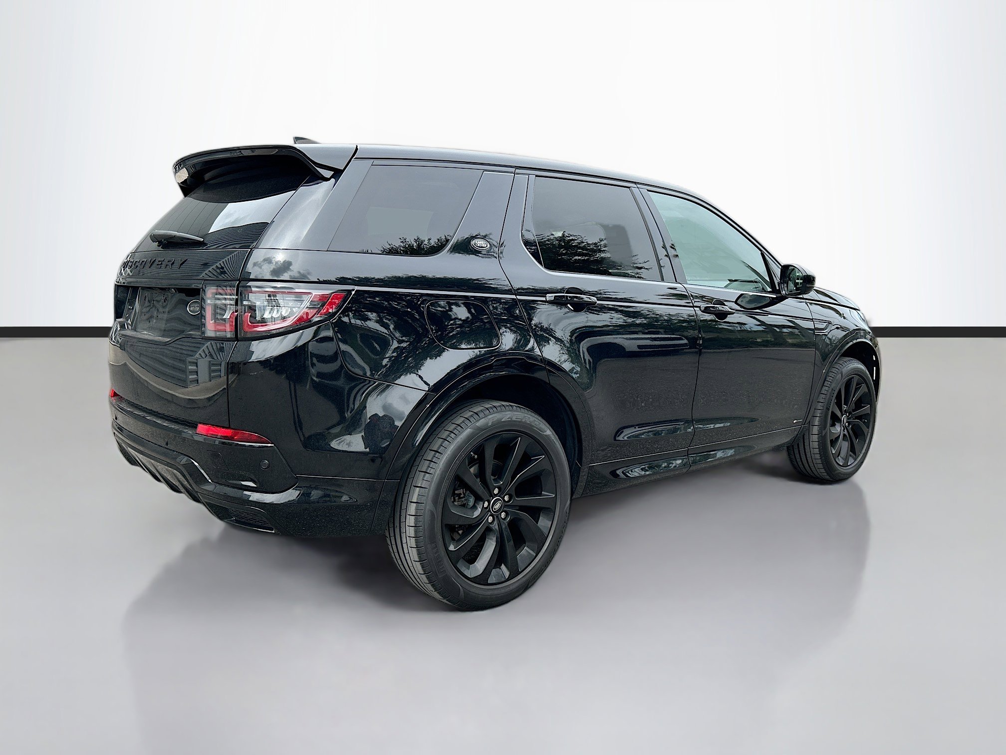 2020 Land Rover Discovery Sport SE R-Dynamic photo 4