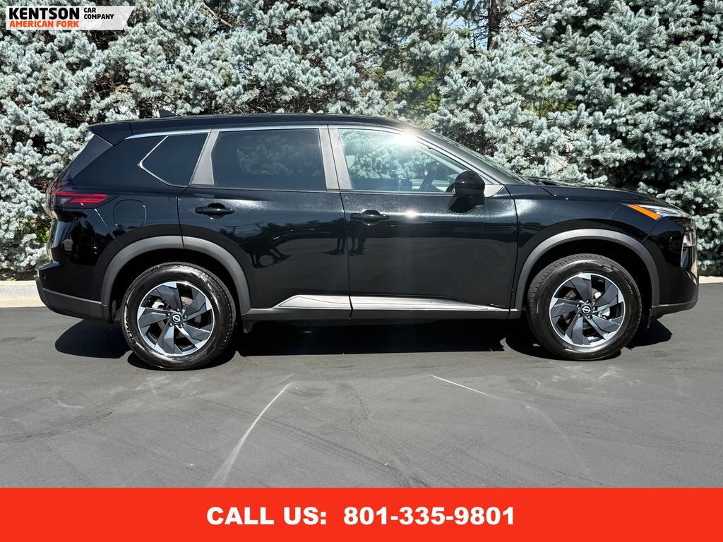 2024 Nissan Rogue SV photo 10