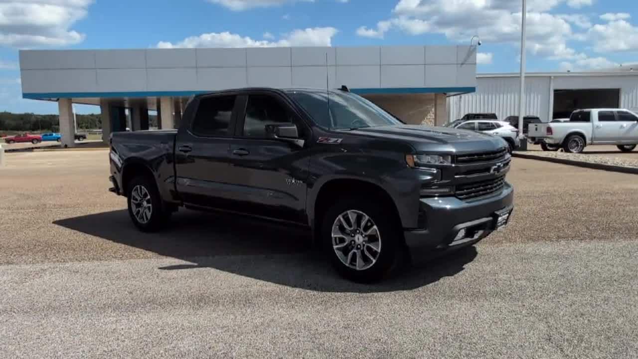 2022 Chevrolet Silverado 1500 RST photo 2