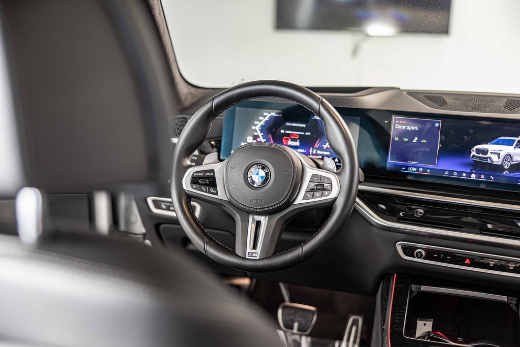 2025 BMW X7 - Image 41