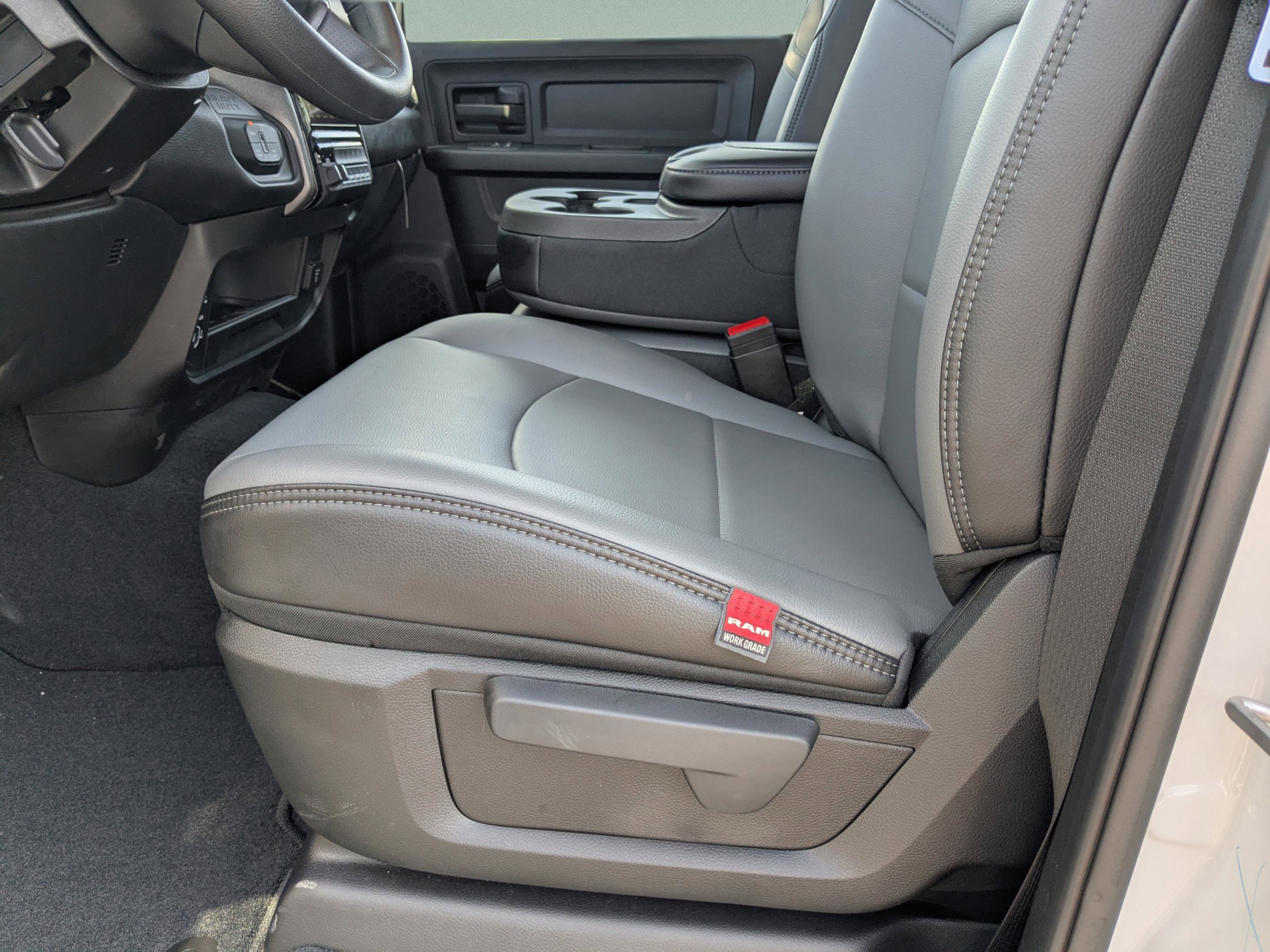 2025 Ram 3500 Tradesman photo 20