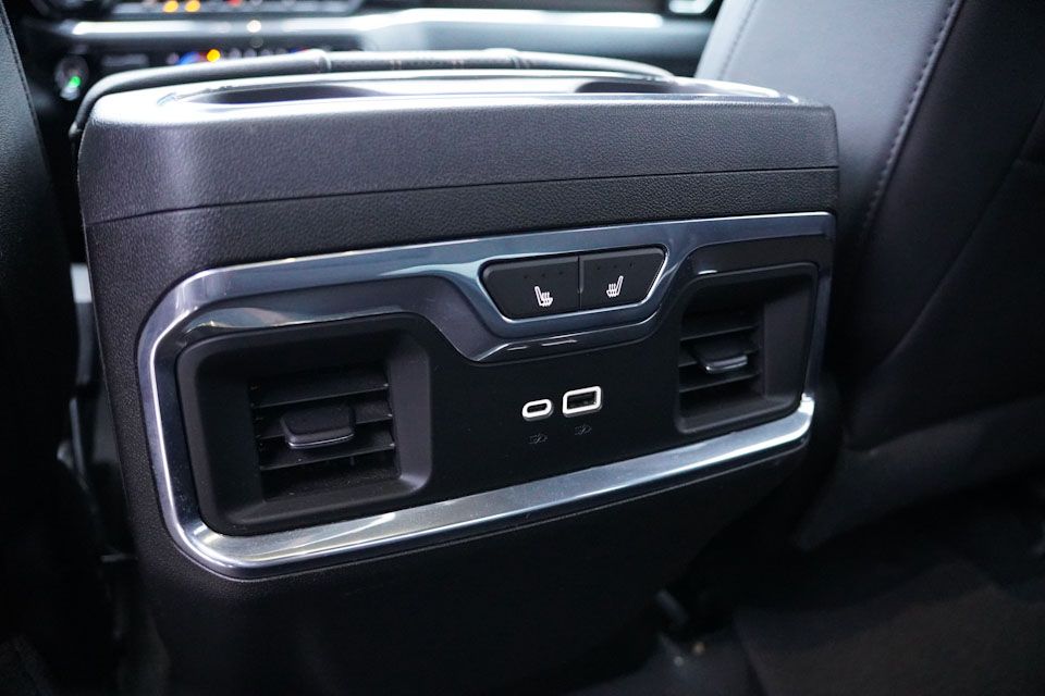 2024 Chevrolet Silverado 3500HD High Country Z71 photo 4