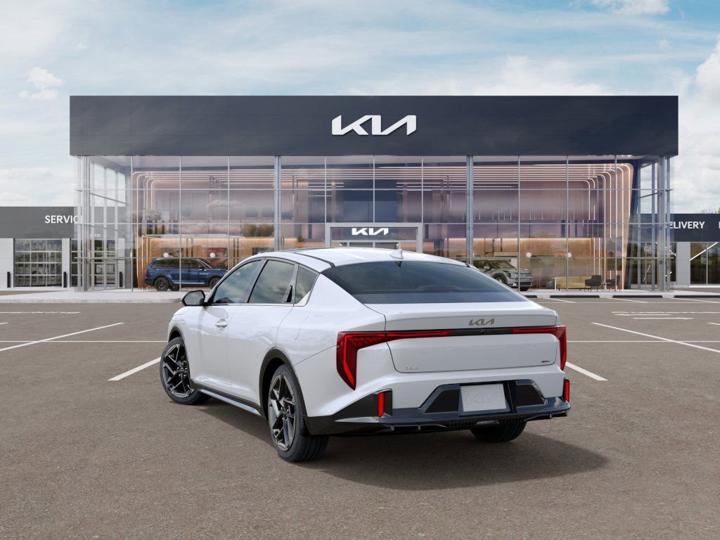 2025 Kia K4 GT-Line photo 4
