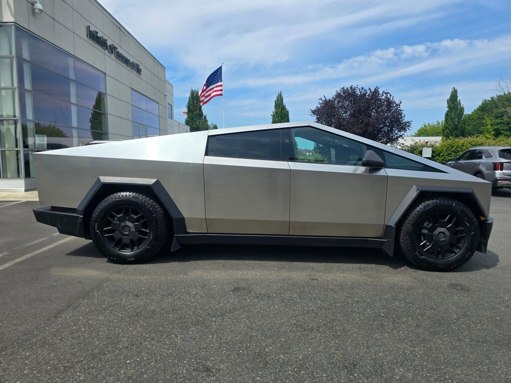 Used 2024 Tesla Cybertruck Base with VIN 7G2CEHED5RA014591 for sale in Fife, WA