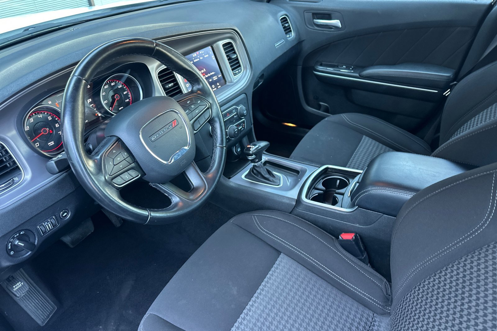 2023 Dodge Charger SXT photo 9