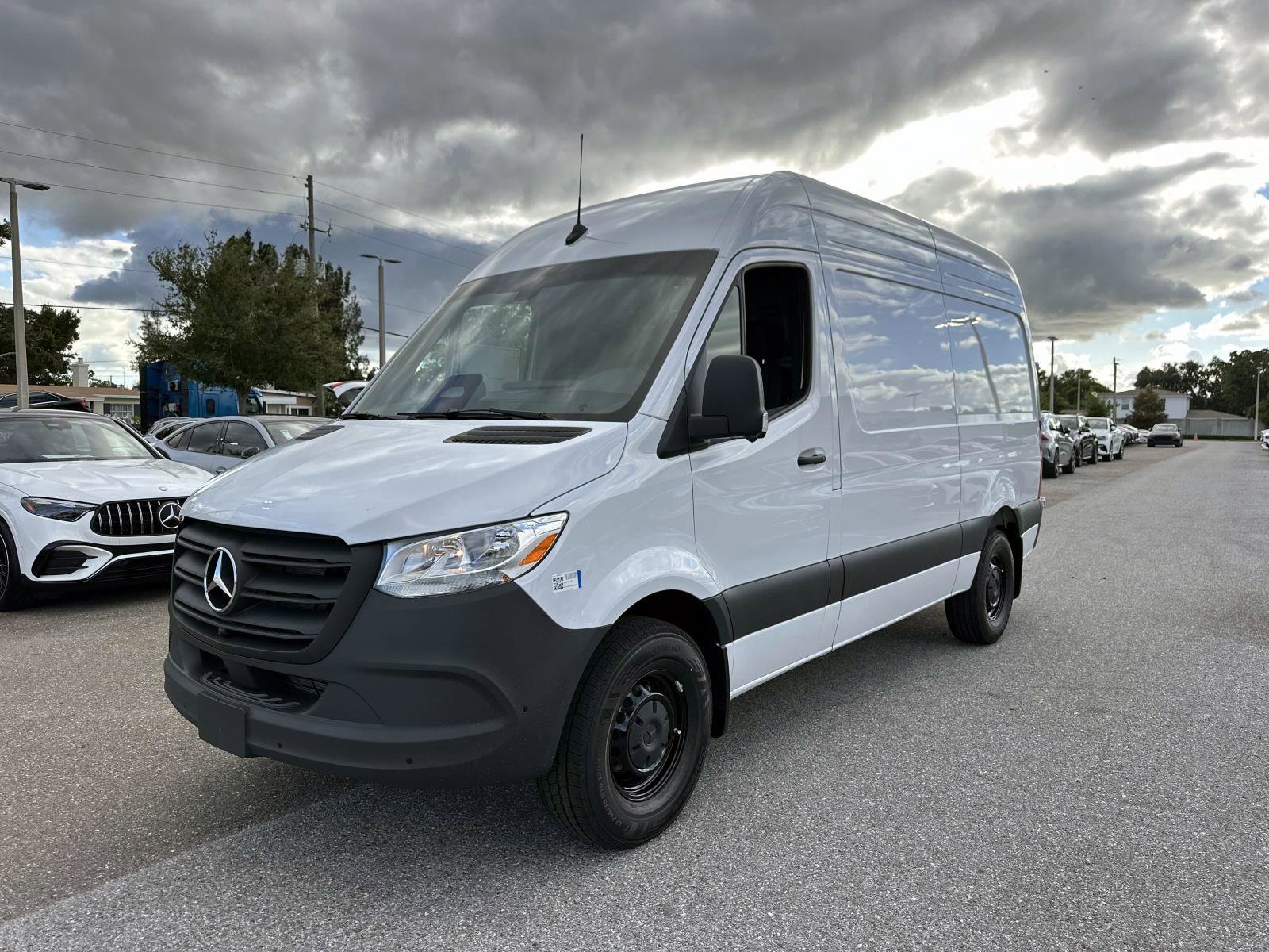 2026 Mercedes-Benz Sprinter Cargo Van Base's photo