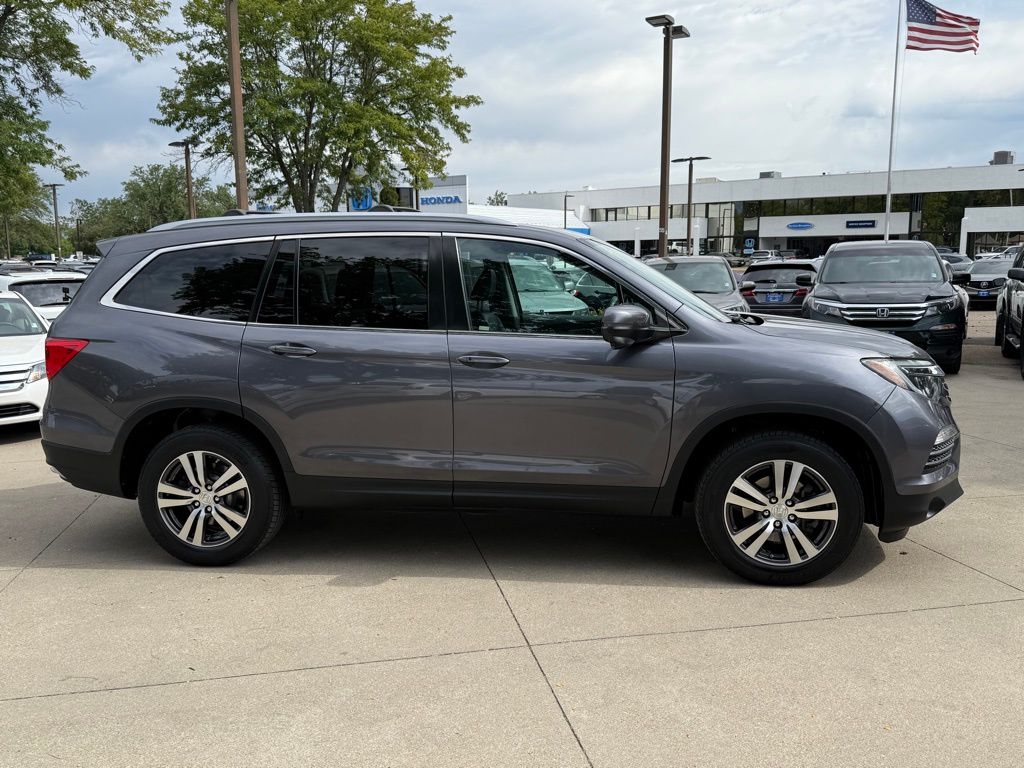 2017 Honda Pilot EX-L photo 4