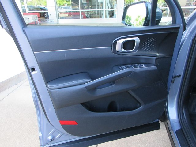 2022 Kia Sorento LX photo 10