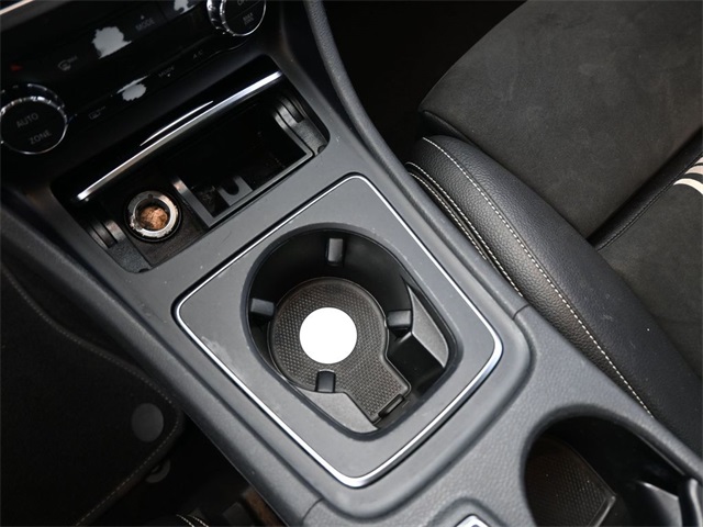 2018 Mercedes Benz GLA 250 photo 2