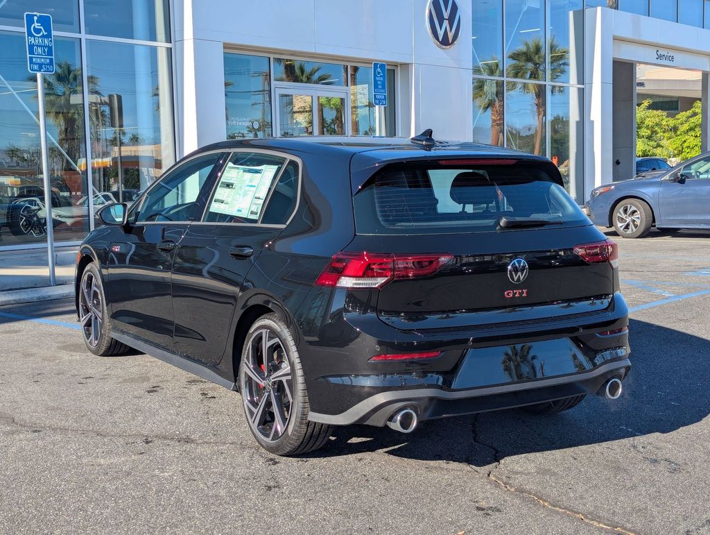 2025 Volkswagen Golf GTI SE photo 4