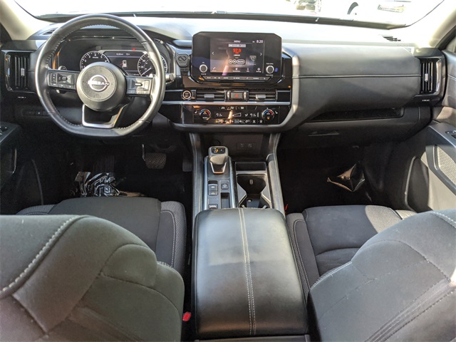 2023 Nissan Pathfinder SV photo 11