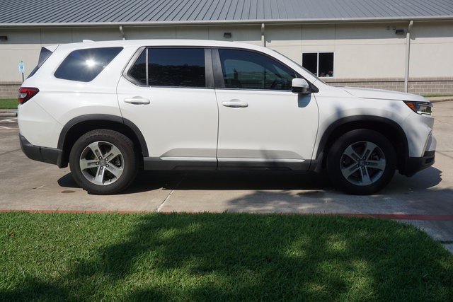 2025 Honda Pilot EX-L photo 3