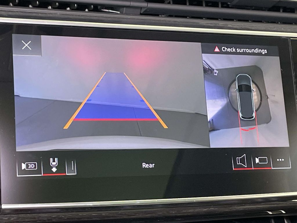 2021 Audi Q7 55 Prestige photo 28