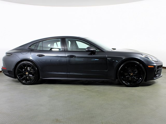 2025 Porsche Panamera 4 photo 8