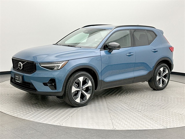 2025 Volvo XC40 Plus's photo