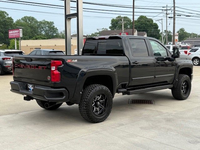 2025 Chevrolet Silverado 2500HD LT photo 4