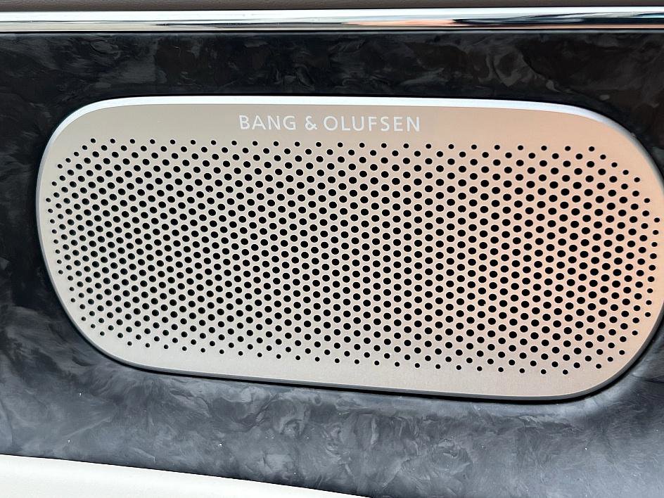 2025 Genesis G90 3.5T E-Supercharger photo 21