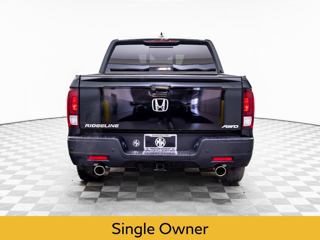 2023 Honda Ridgeline Black Edition photo 3