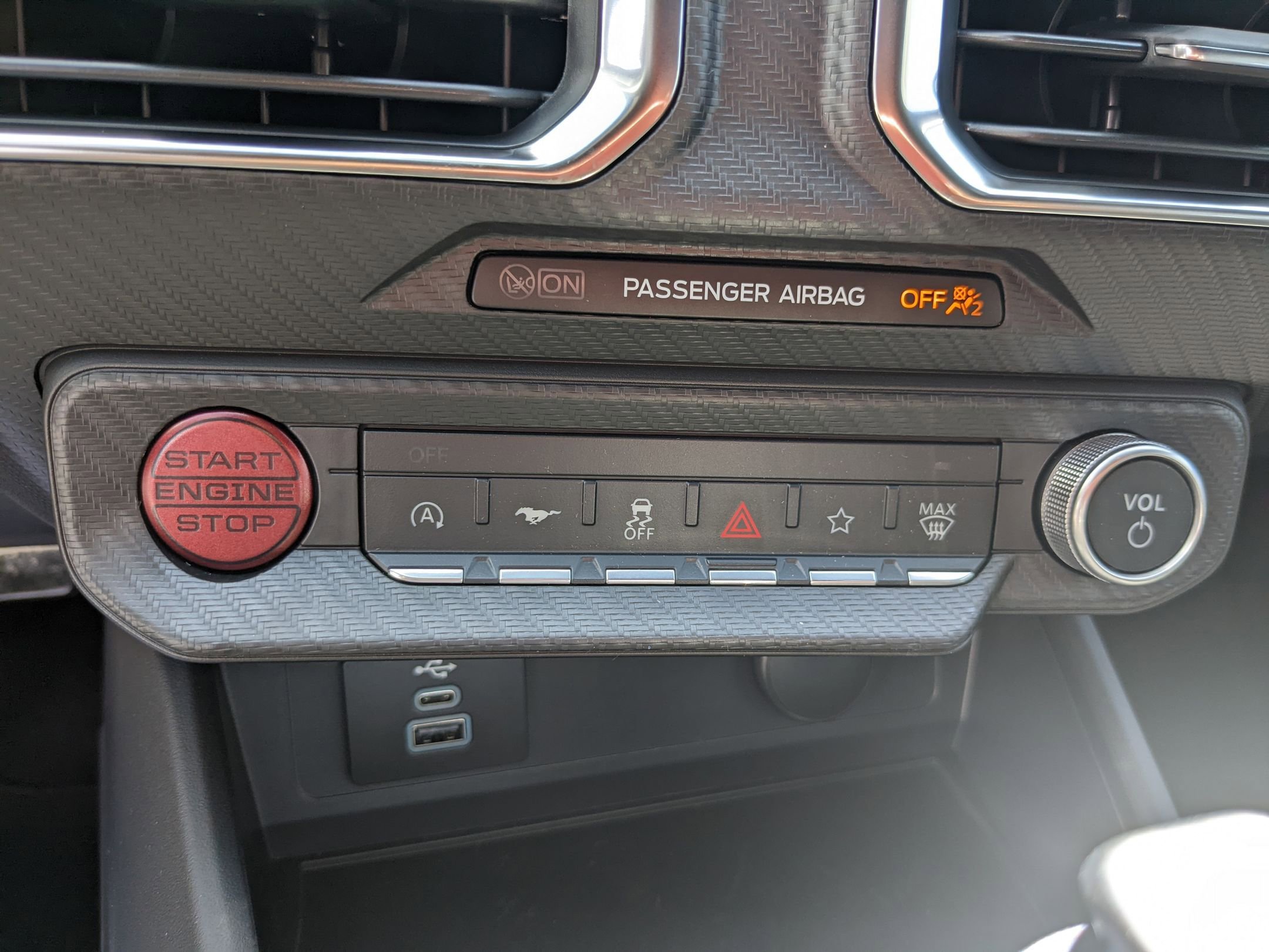 2025 Ford Mustang EcoBoost Premium photo 18
