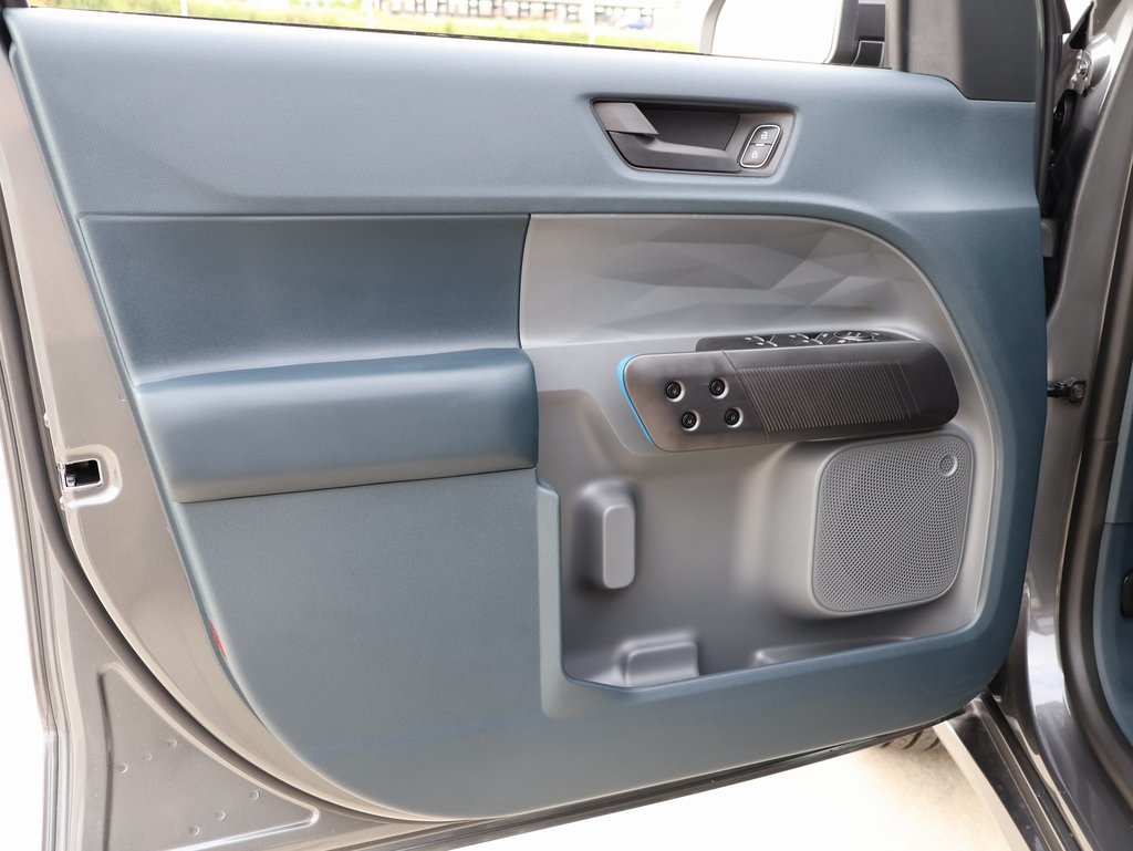 2025 Ford Maverick photo 19