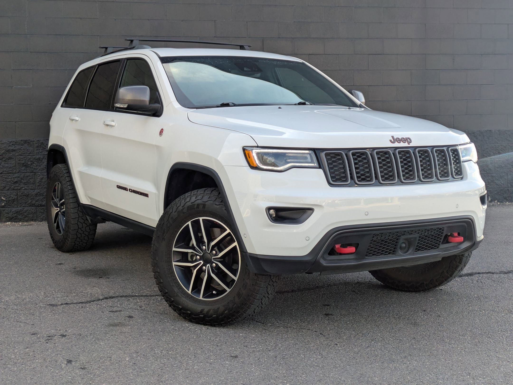 2021 Jeep Grand Cherokee Trailhawk photo 2