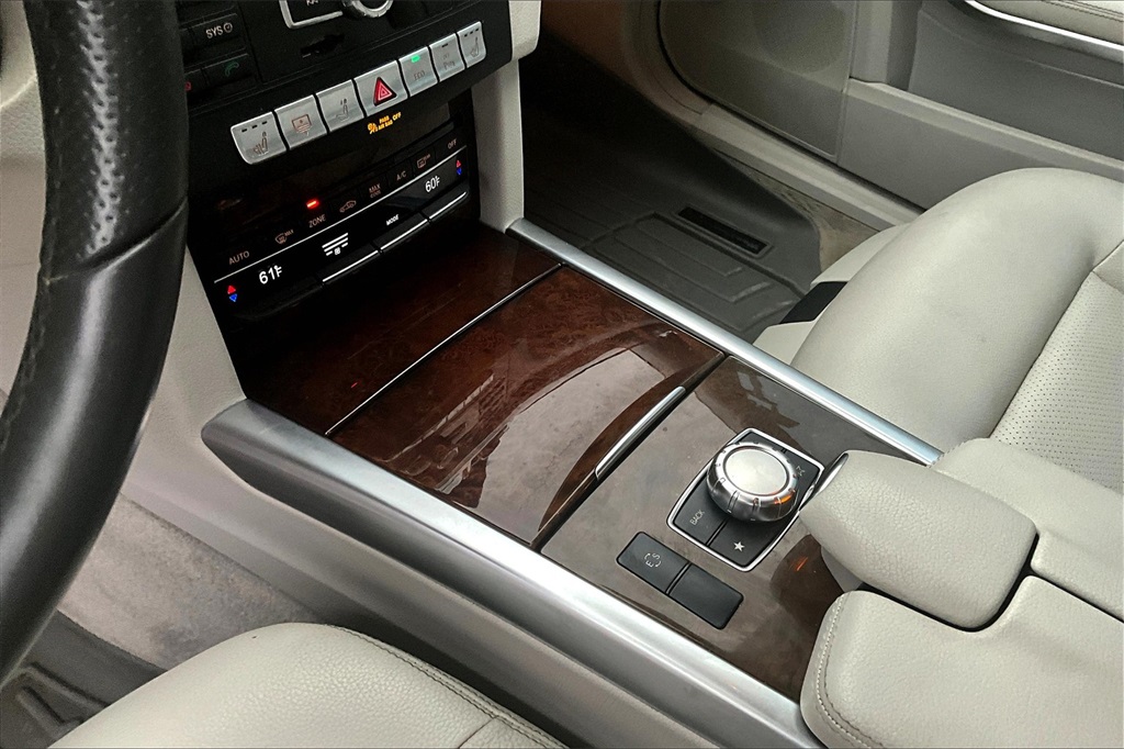 2014 Mercedes Benz E 250 4MATIC photo 12