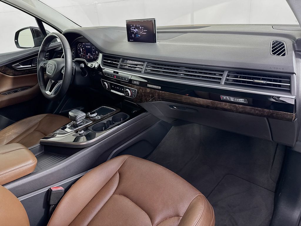 2017 Audi Q7 3.0T Prestige photo 35