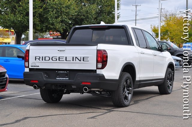 2026 Honda Ridgeline Black Edition photo 3